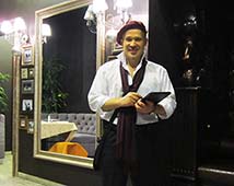 шаржист Шабалин в ресторане Пиаффер