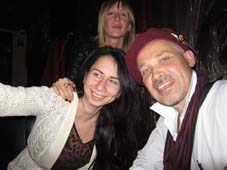 шаржист на свадьбе c подругами невесты. Шарж по фото  в Минске и Калининграде