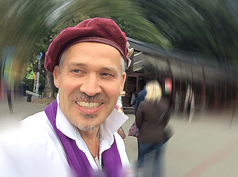 Шаржист и стакан на свадьбе в Минске